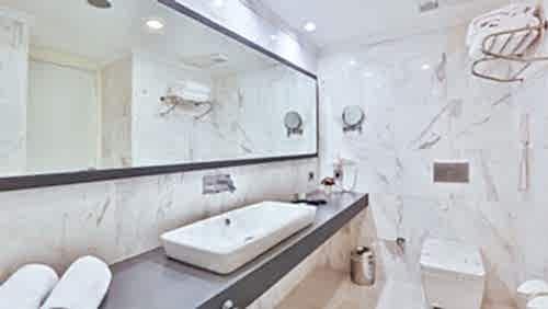 Business Life Hotel																						 Hotel								 Calacatta Lucina Medium Emparador							
														