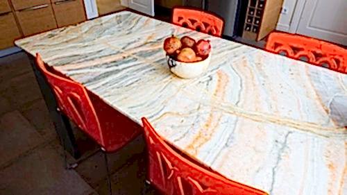 Starlica Onyx																						 Table															
														