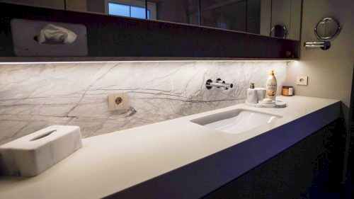 Bianco Inferno Bathroom																						 House Bathroom															
														